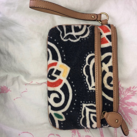 Juicy Couture Handbags - Juicy Couture Terry Cloth Wristlet Juicy Couture Handbags - Juicy Couture Terry Cloth Wristlet